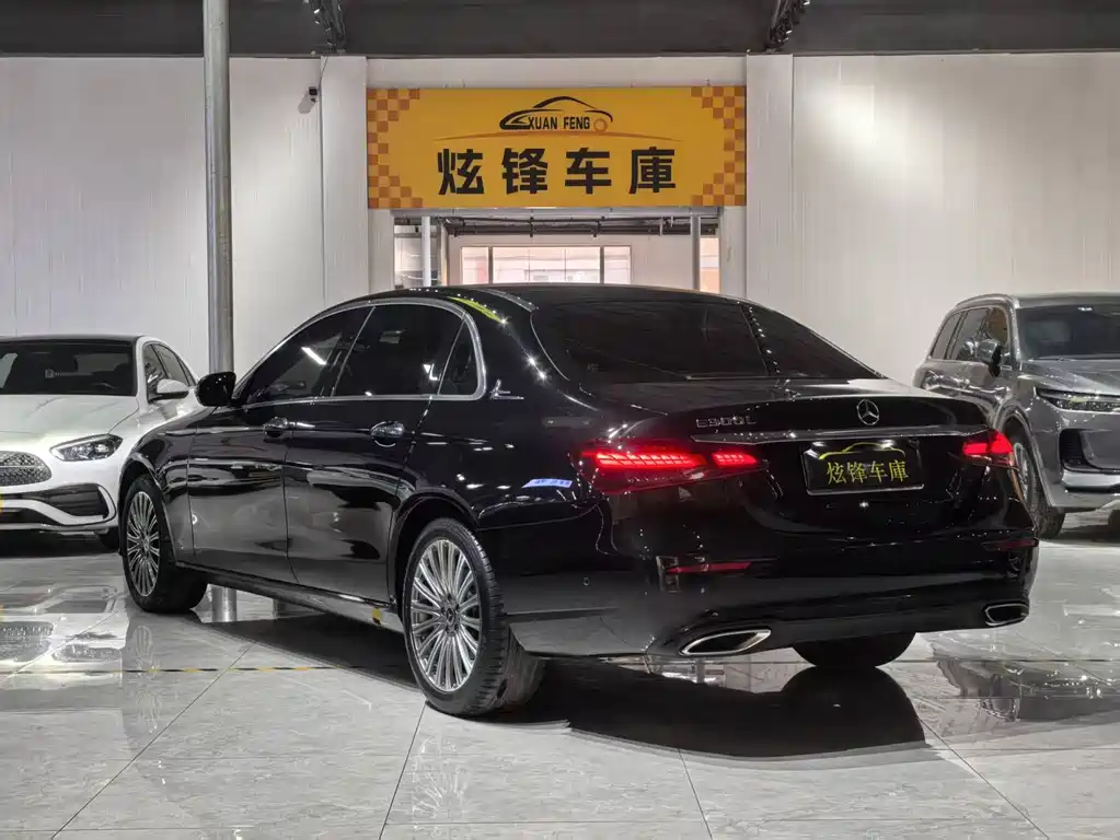 MERCEDES-BENZ E CLASS