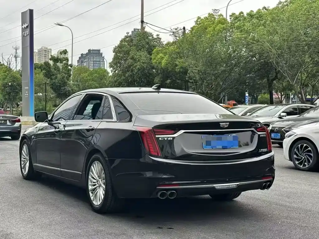 CADILLAC CT6
