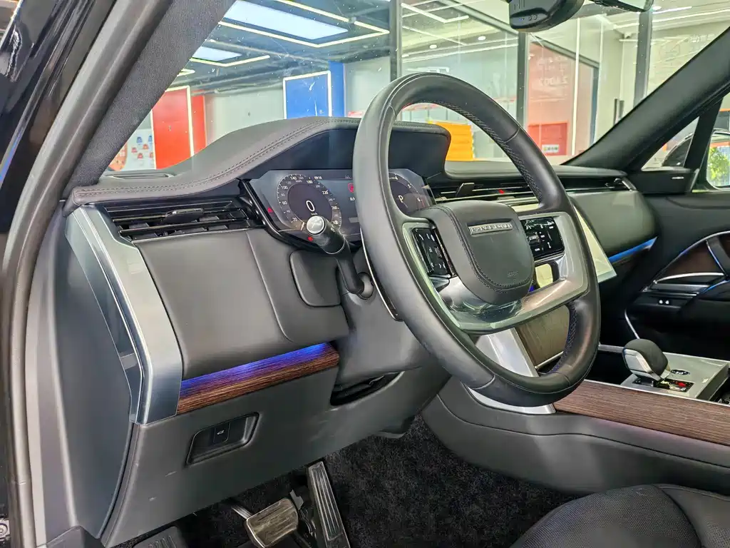 Land Rover Range Rover — миниатюра 3