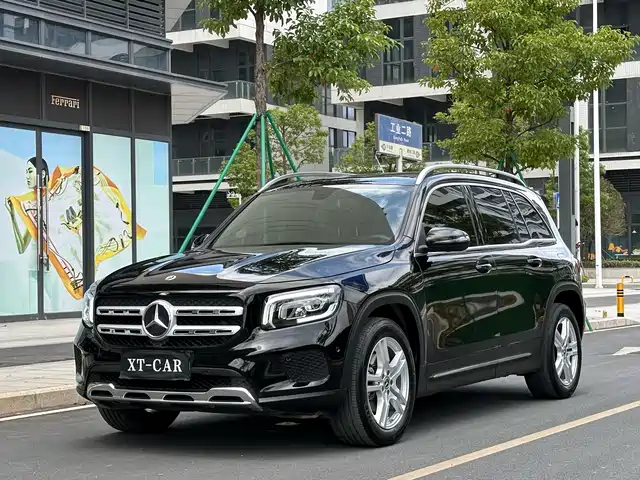 MERCEDES-BENZ GLB