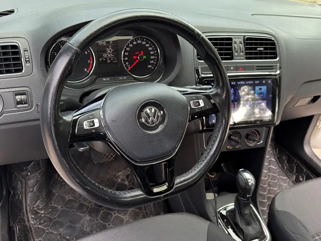 Volkswagen Polo — миниатюра 5