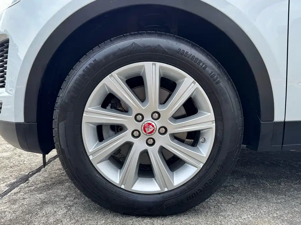 Jaguar E-PACE — миниатюра 28