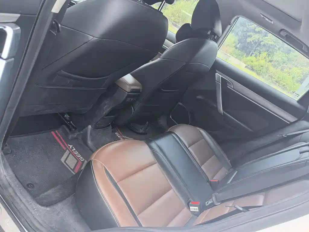 Geely Binyue — миниатюра 7