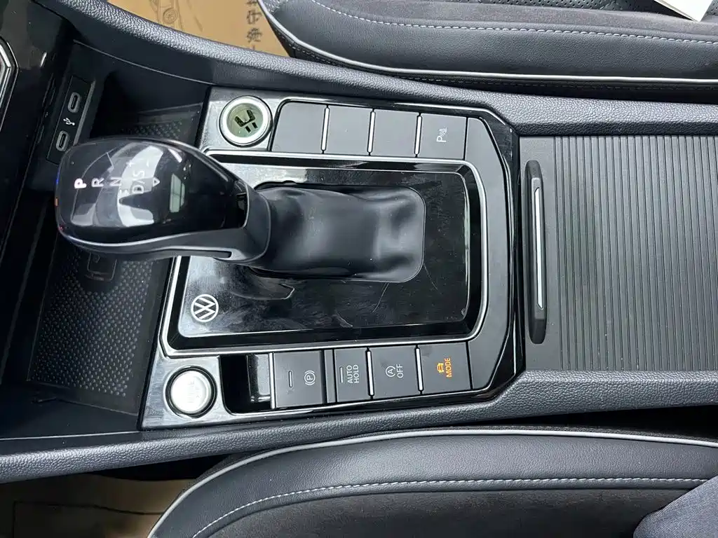 Volkswagen Sagitar 2023 — фото 25