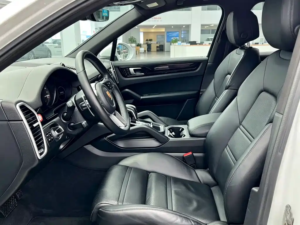 Porsche Cayenne — миниатюра 4