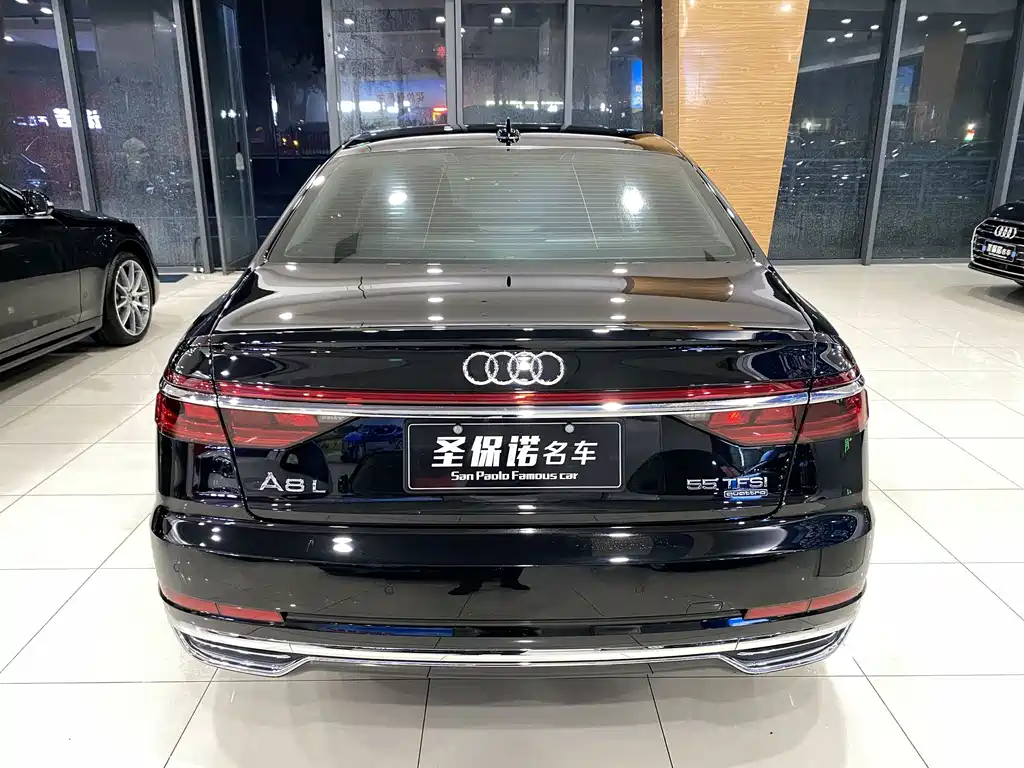 Audi A8 — миниатюра 5