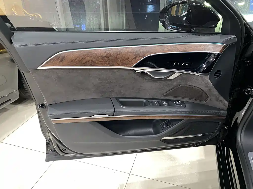 Audi A8 — миниатюра 13
