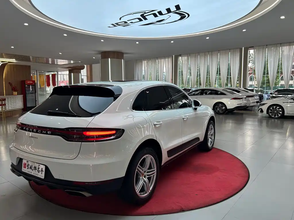 Porsche Macan — миниатюра 5