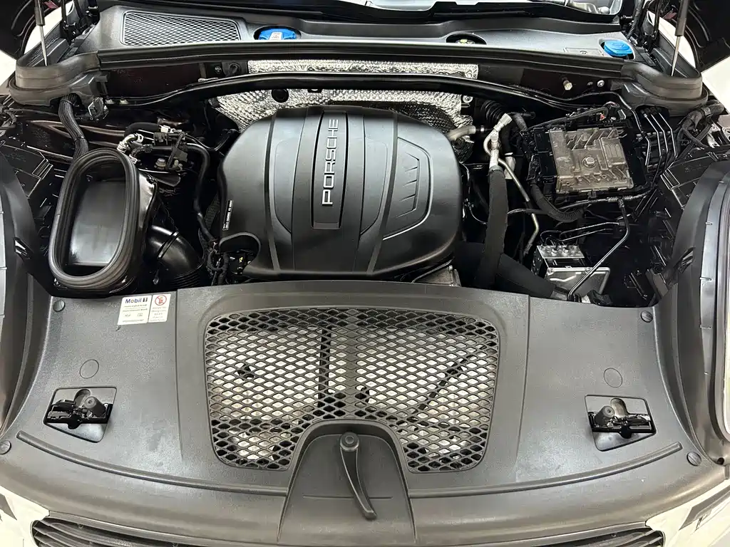 Porsche Macan — миниатюра 9