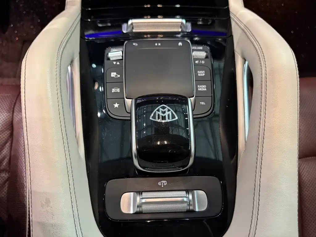 Mercedes-Benz GLS — миниатюра 18