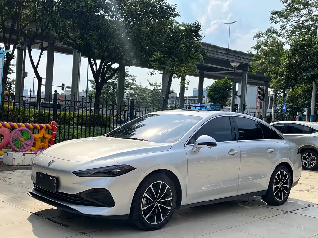 Roewe D7