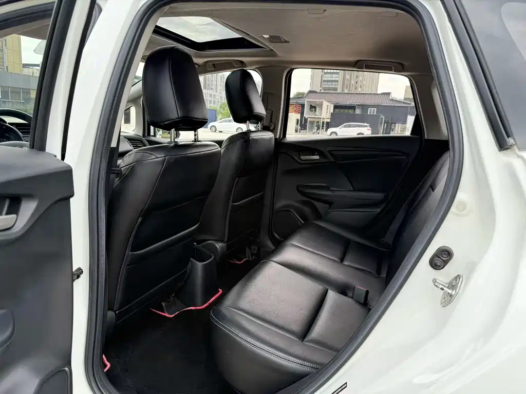 Honda Fit — миниатюра 6