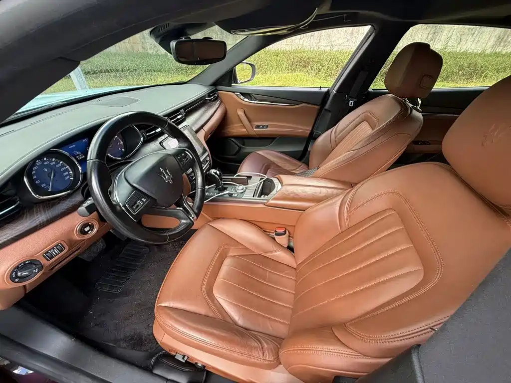 Maserati Quattroporte — миниатюра 8