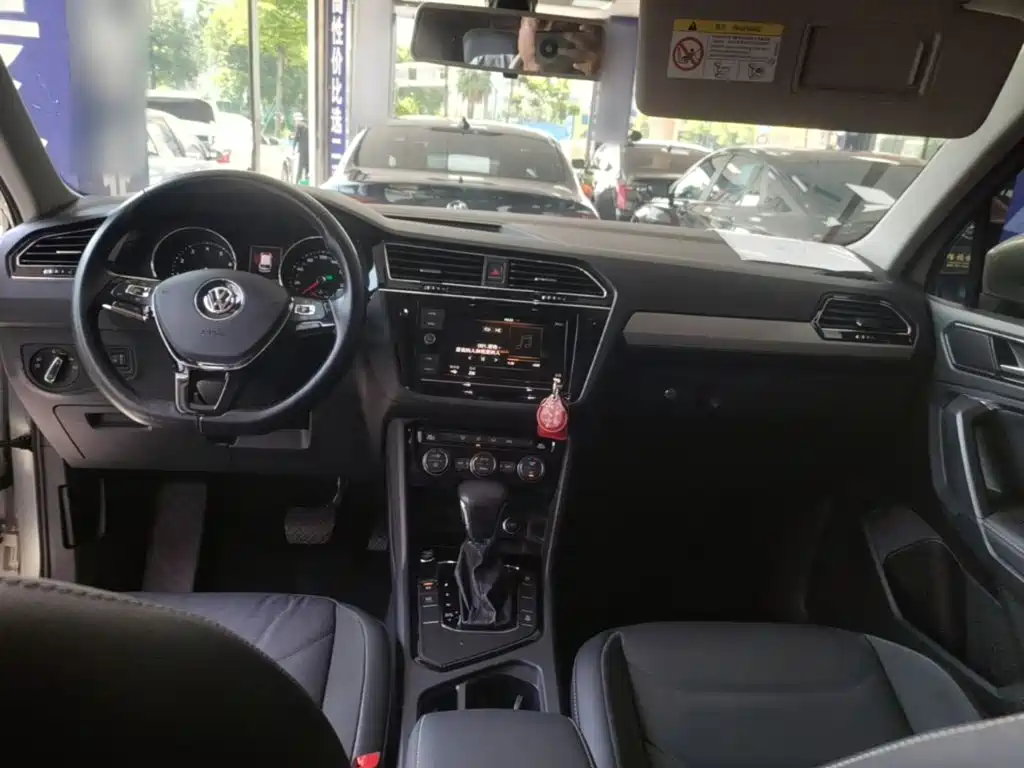 Volkswagen Tiguan L — миниатюра 10