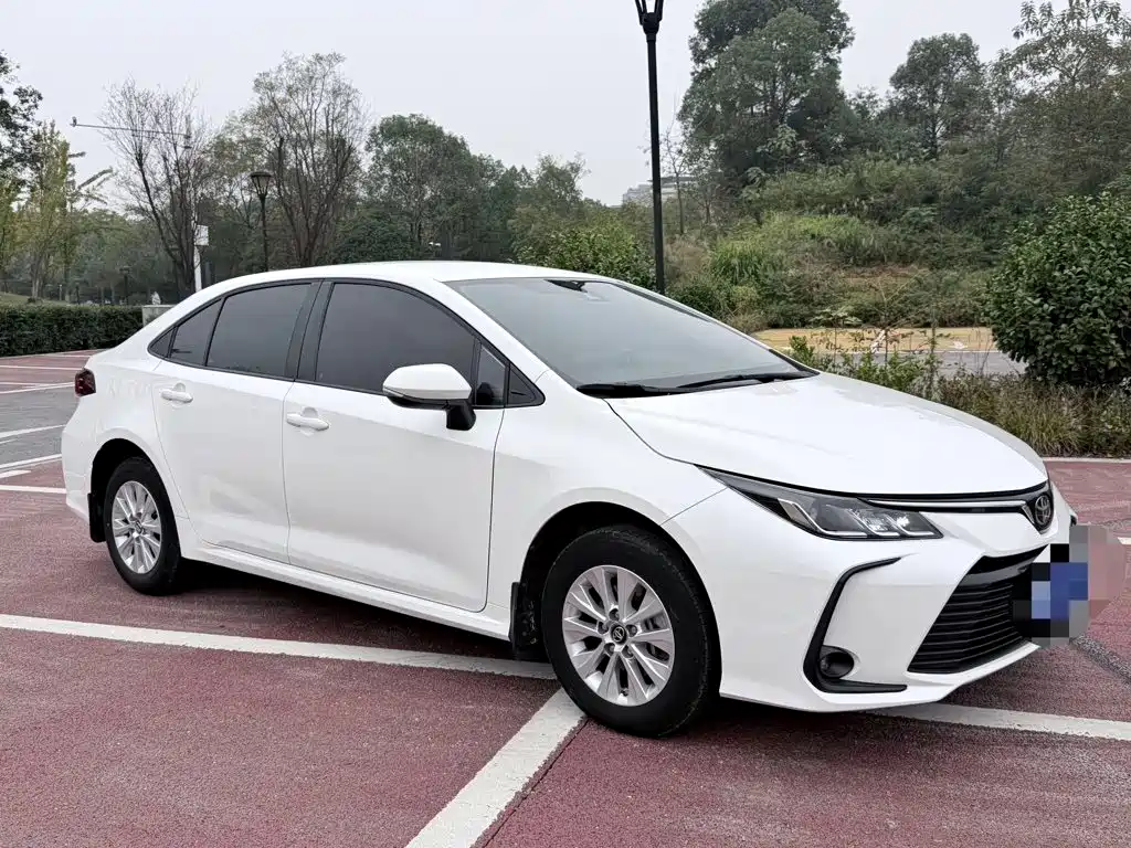 Toyota Corolla 2022 — фото 2