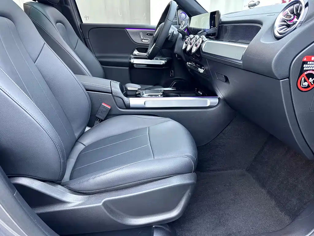 Mercedes-Benz GLB — миниатюра 9
