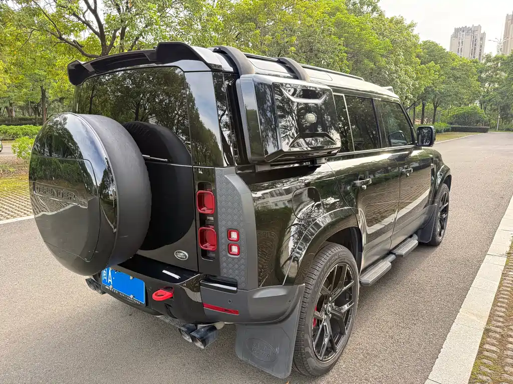 Land Rover Defender — миниатюра 4