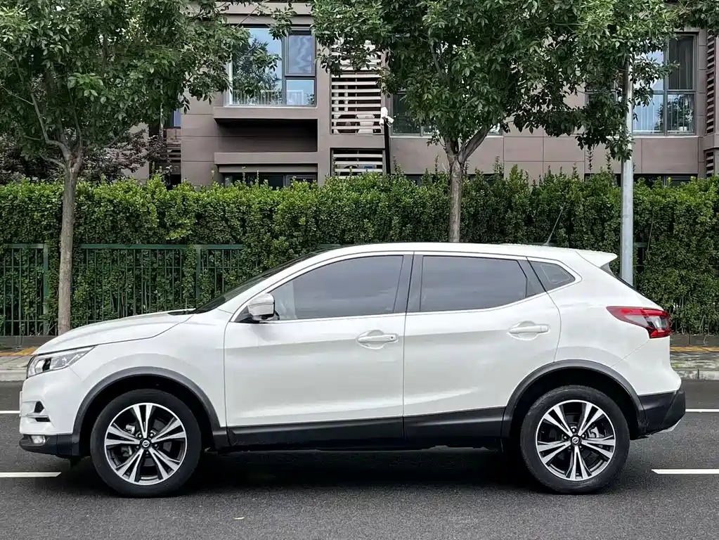 Nissan Qashqai — миниатюра 5
