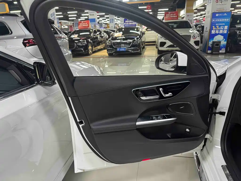 Mercedes-Benz C-Class — миниатюра 13