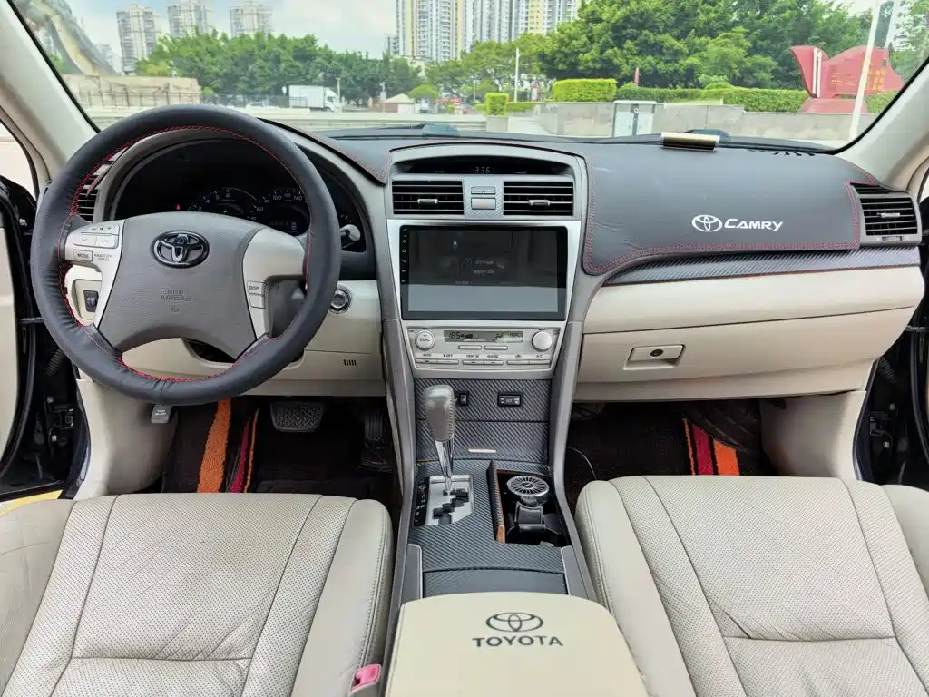 Toyota Camry — миниатюра 7