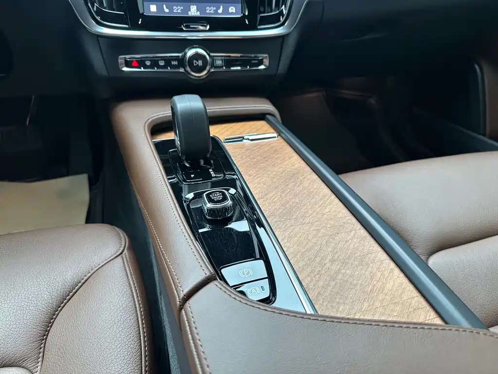 Volvo S90 — миниатюра 13