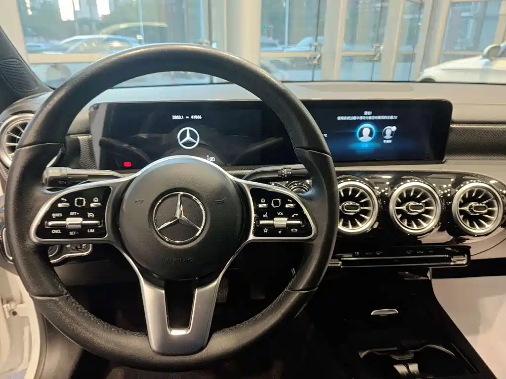 Mercedes-Benz A-Class 2022 — фото 5