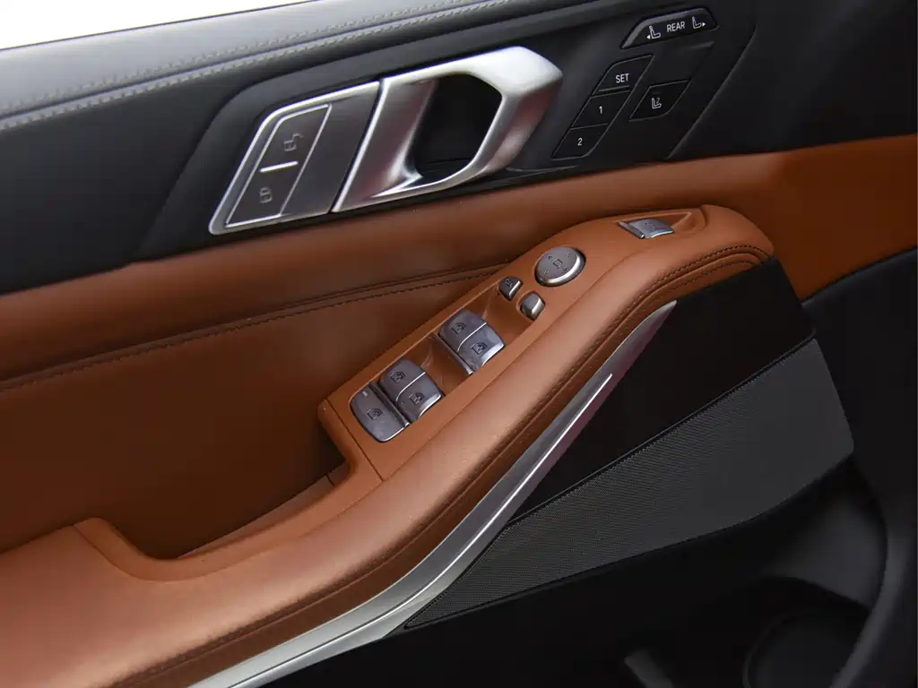BMW X7 — миниатюра 10