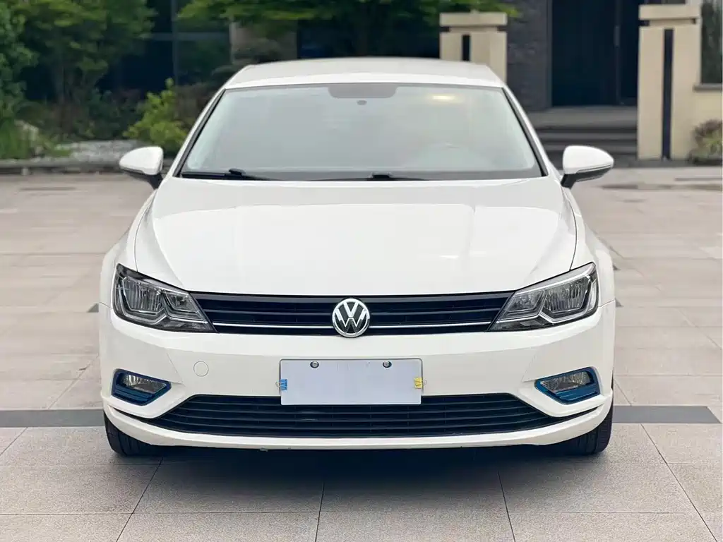 Volkswagen Lamando 2017 230TSI DSG