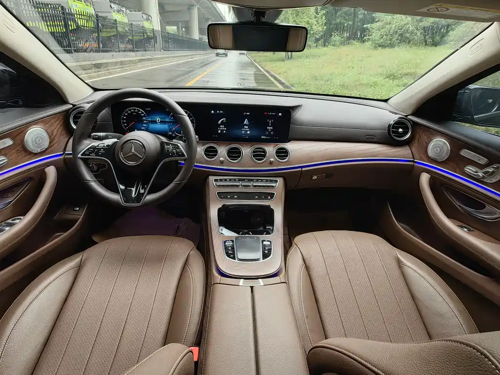 MERCEDES-BENZ E CLASS