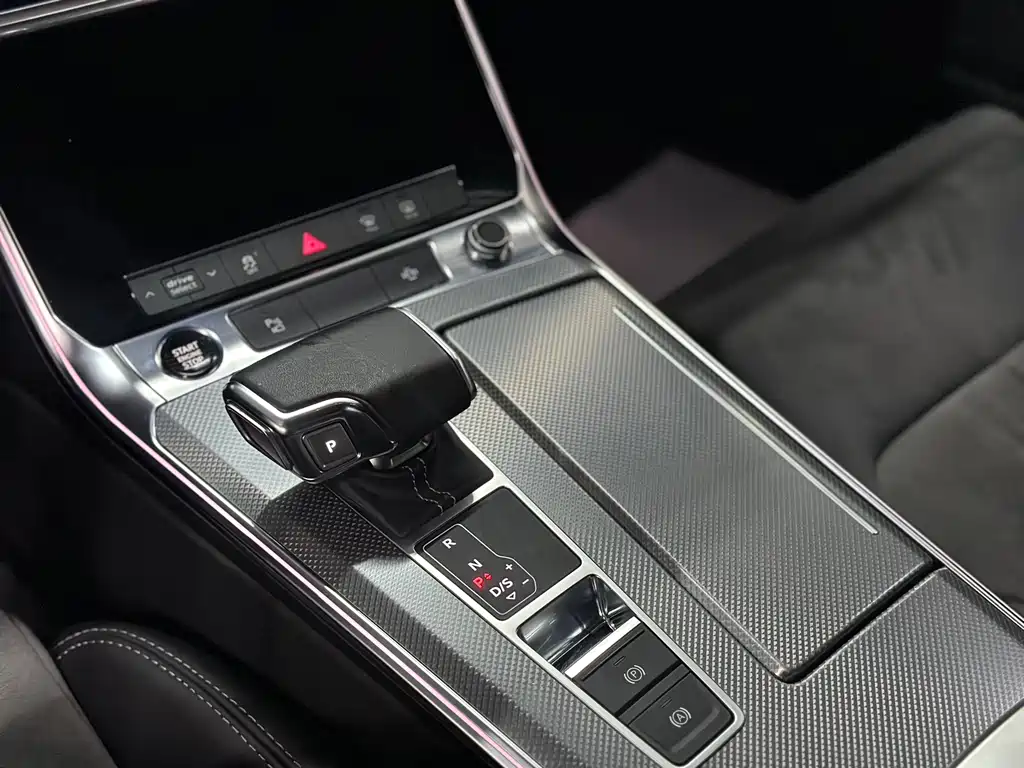 Audi A6L 2020 55 TFSI e quattro