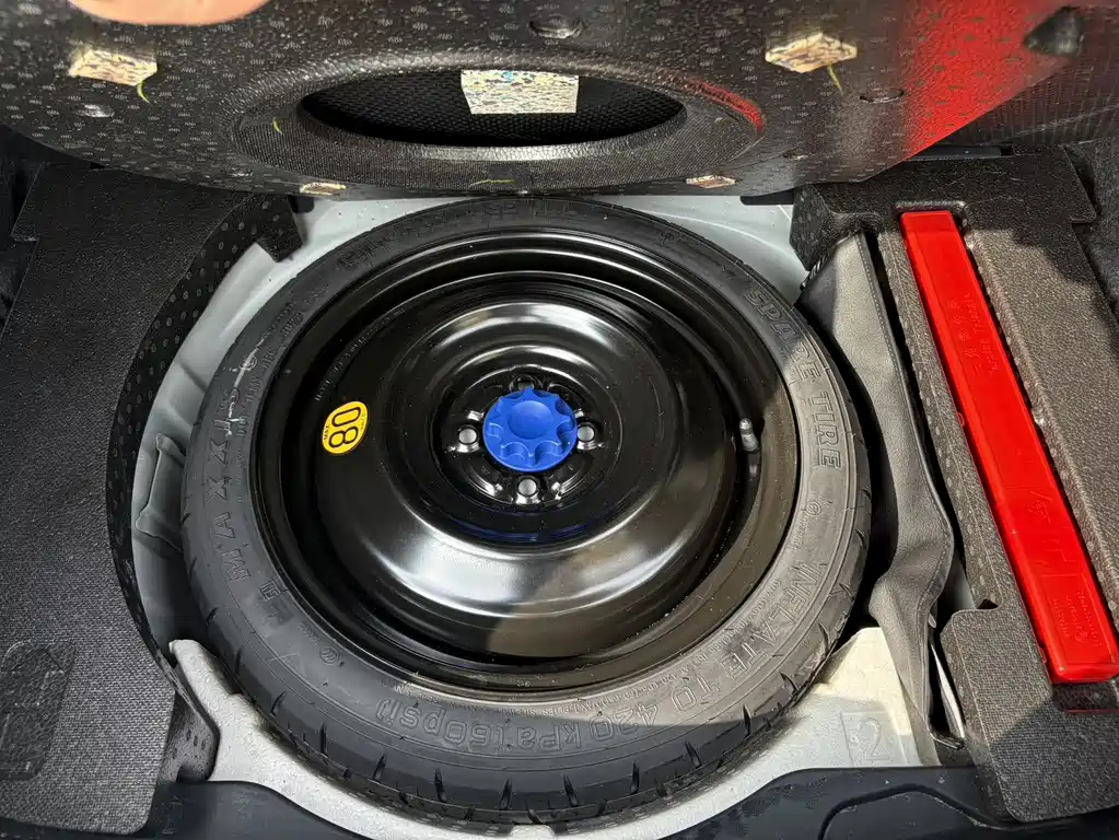 TOYOTA YARIS L ZHIXUAN