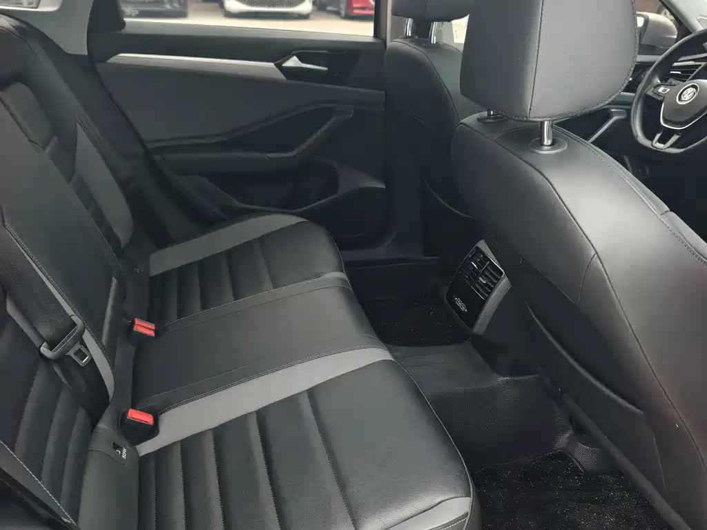 Volkswagen Sagitar — миниатюра 9