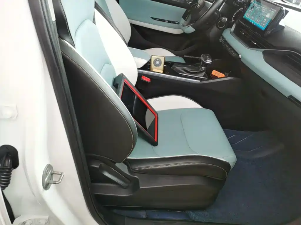 Geely Emgrand S — миниатюра 25
