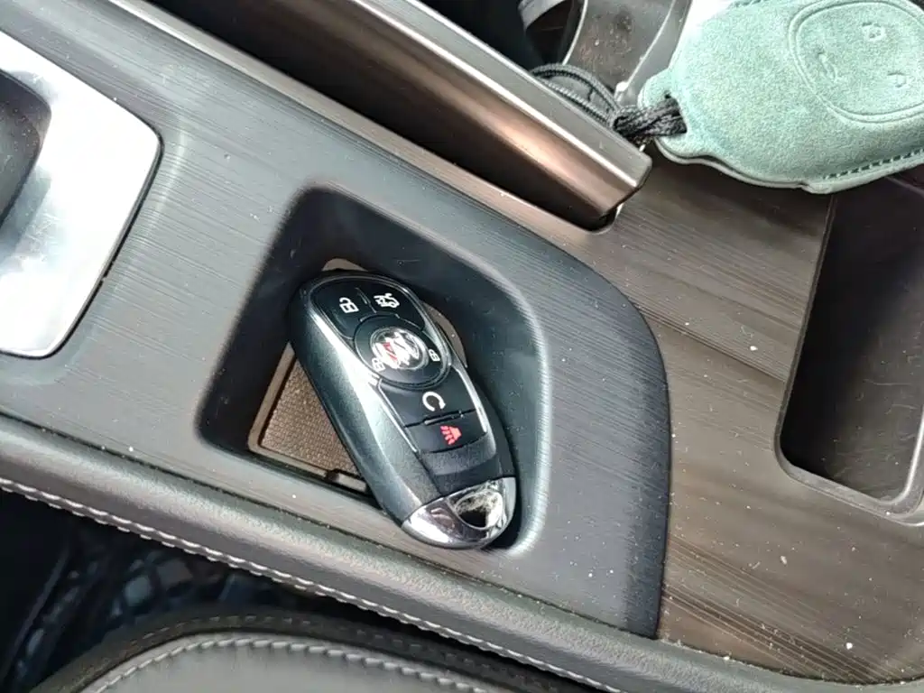 Buick LaCrosse — миниатюра 9
