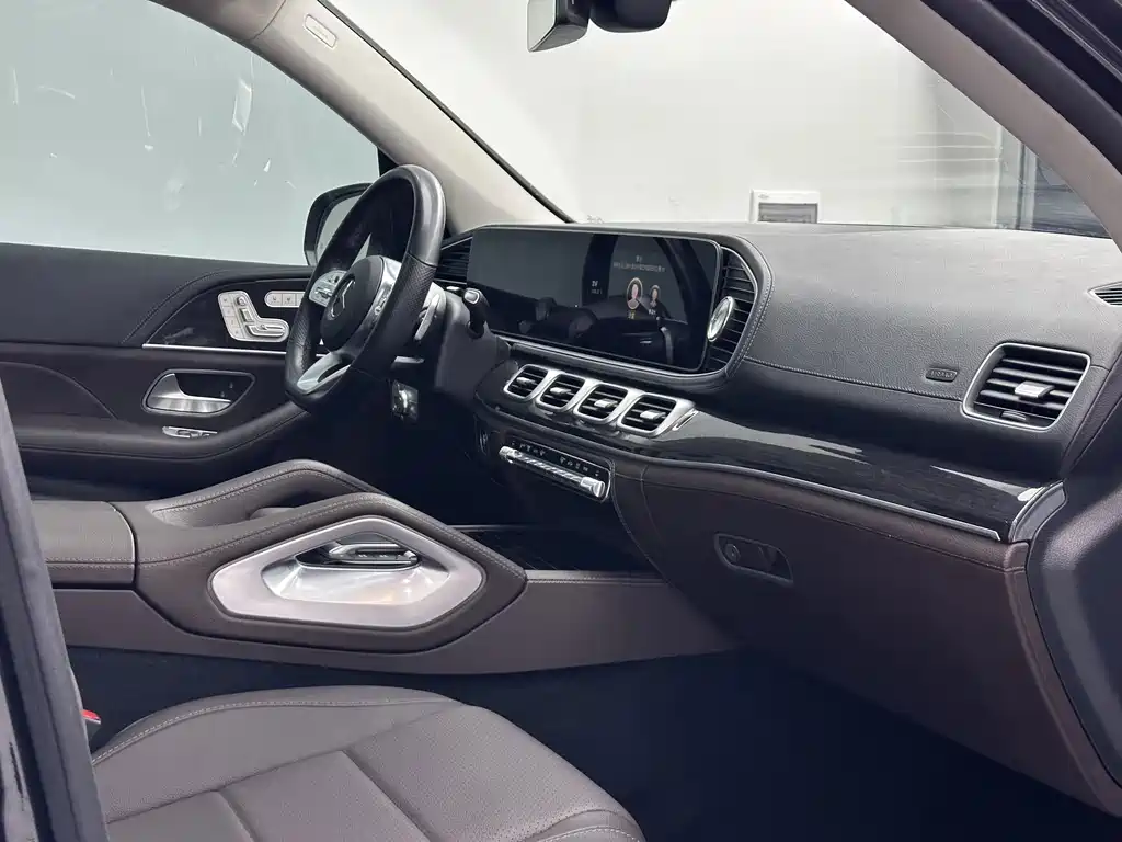 Mercedes-Benz GLS — миниатюра 15