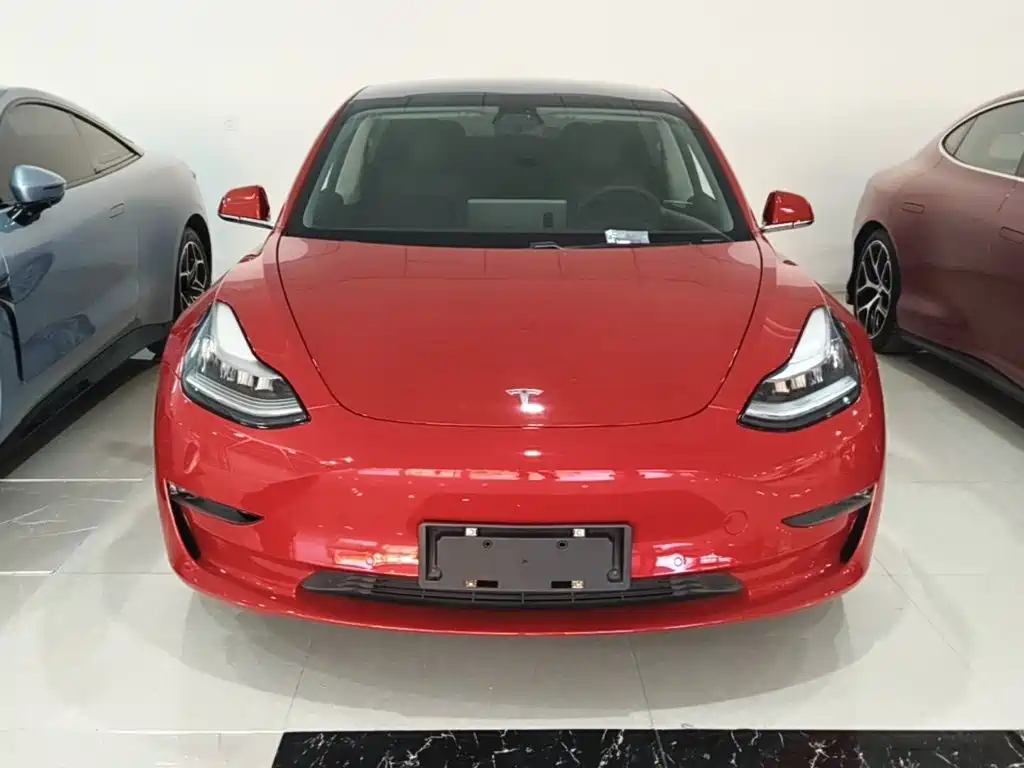 Tesla Model 3 — миниатюра 3
