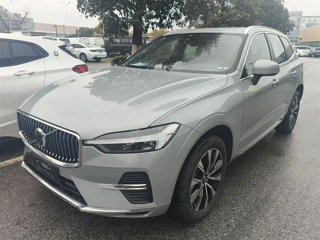 Volvo XC60 2025