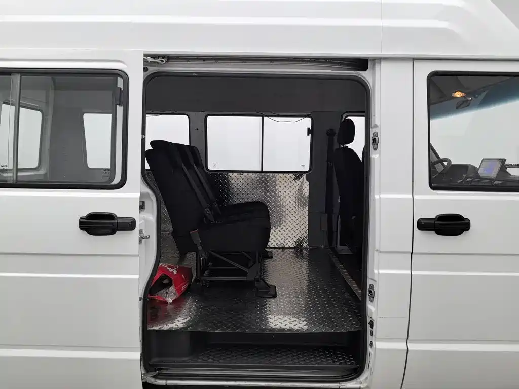 IVECO Daily — миниатюра 15
