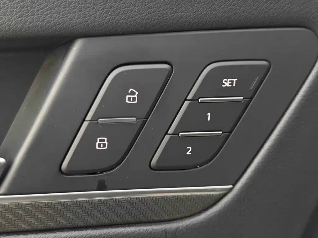 Audi Q5L Sportback — миниатюра 24