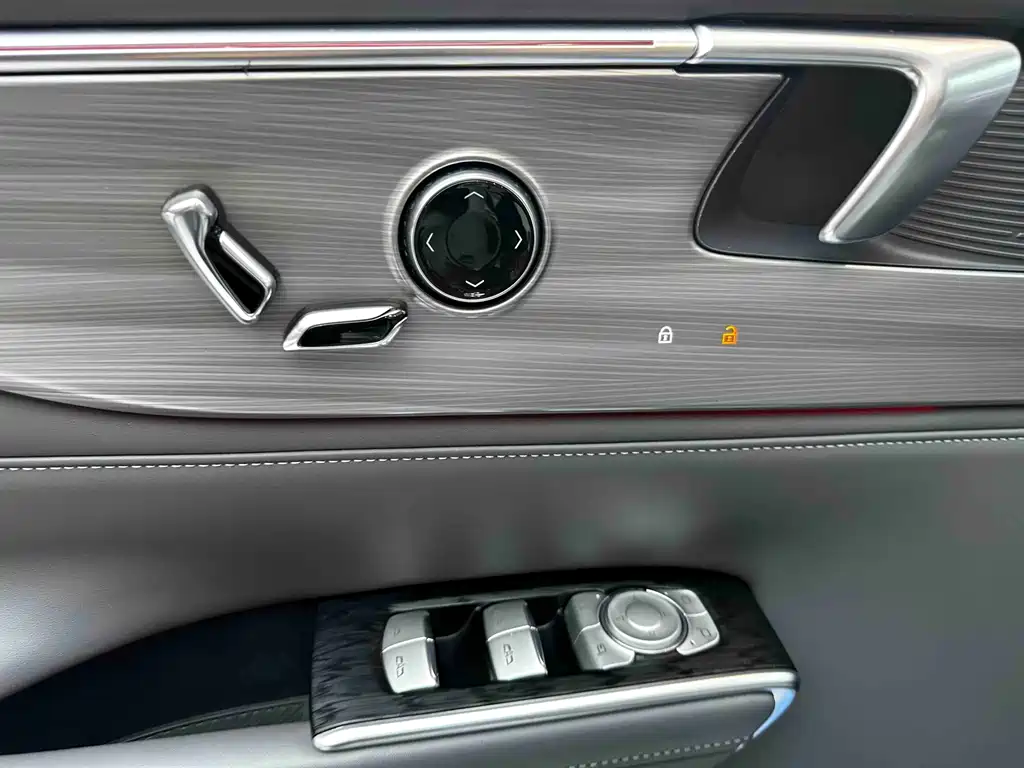 Buick GL8 — миниатюра 11
