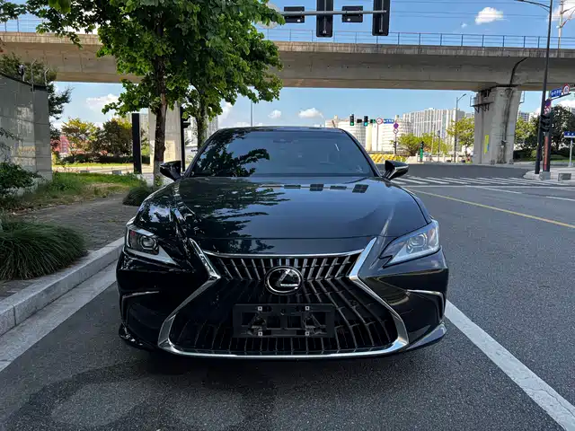 LEXUS  ES 2024