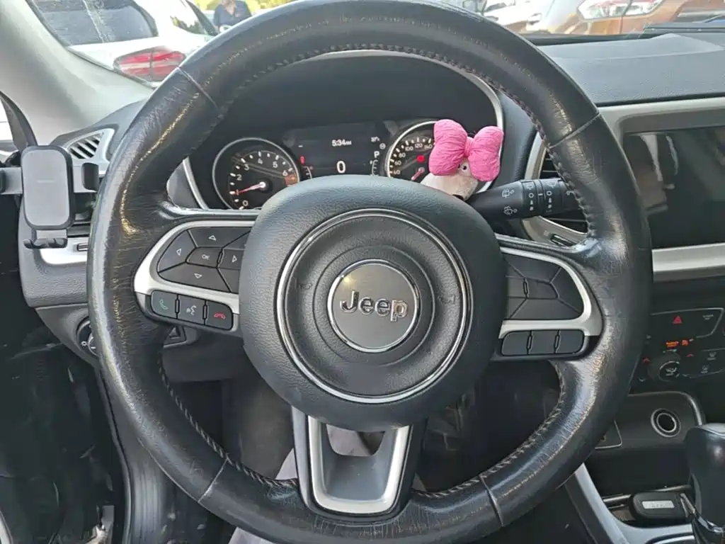 Jeep Compass — миниатюра 11