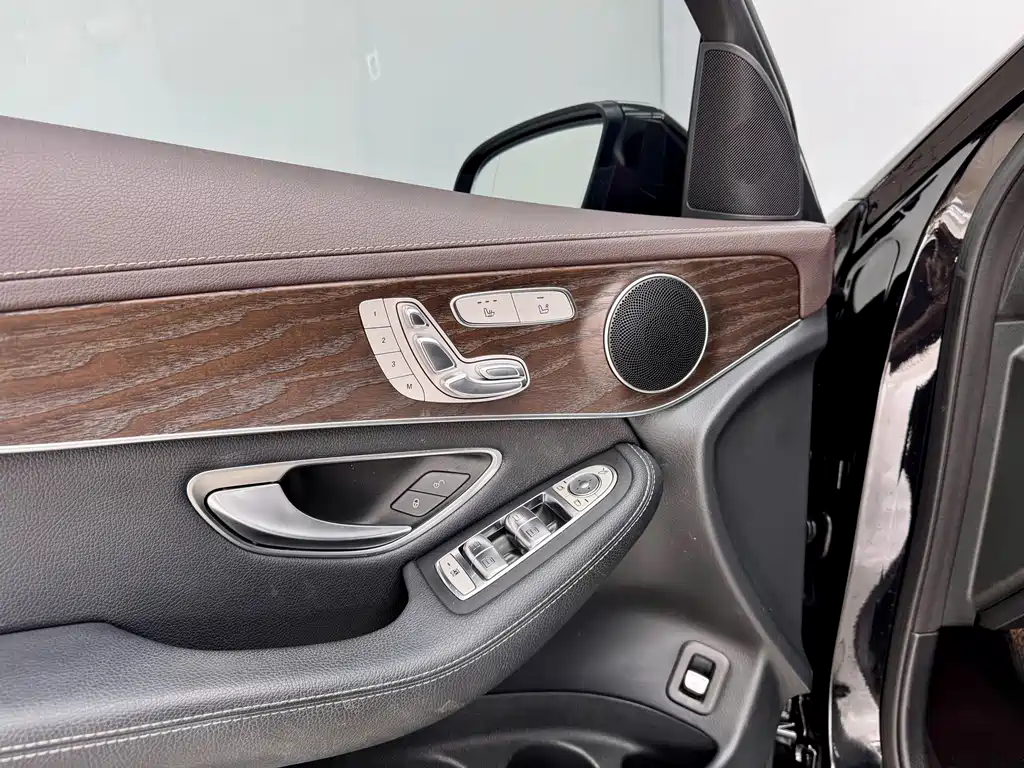 Mercedes-Benz GLC — миниатюра 8