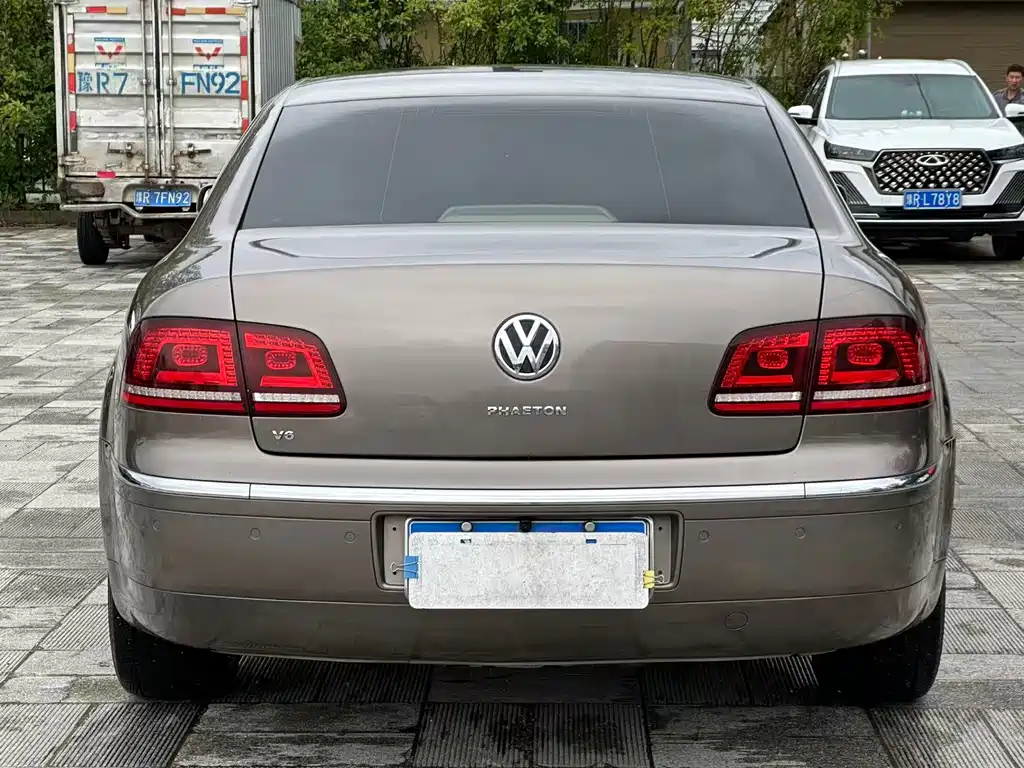 Volkswagen Phaeton — миниатюра 8