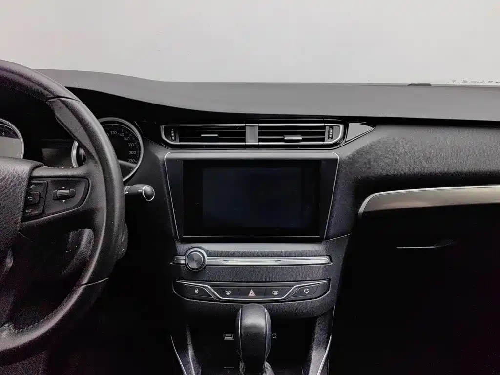 Peugeot 408 — миниатюра 12