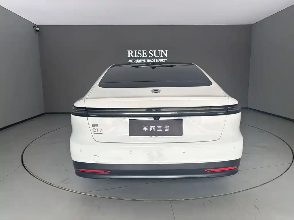 NIO NIO ET7
