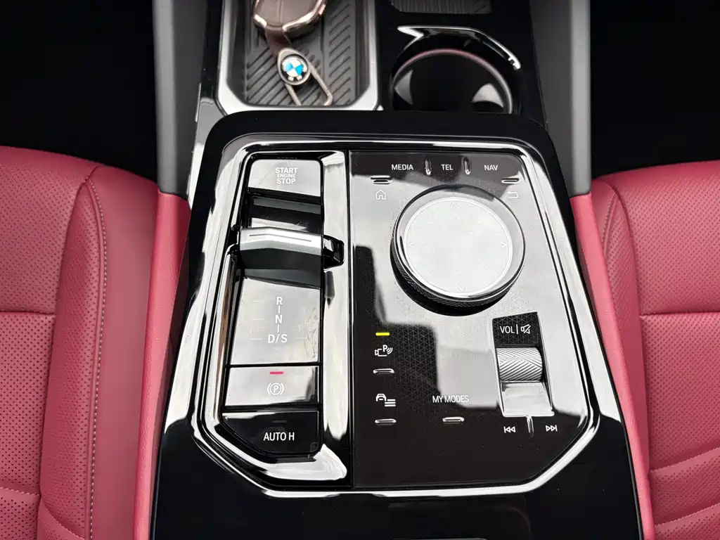 BMW 5 Series — миниатюра 14