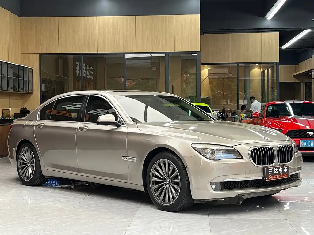 BMW 7 Series — миниатюра 3