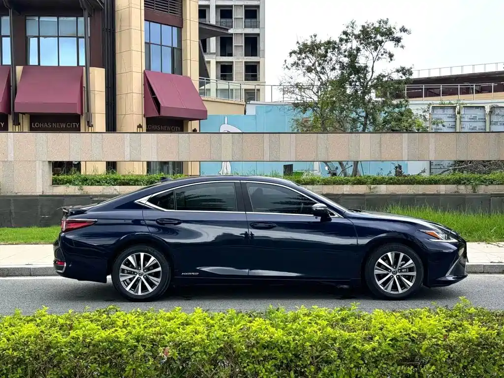 Lexus ES — миниатюра 4