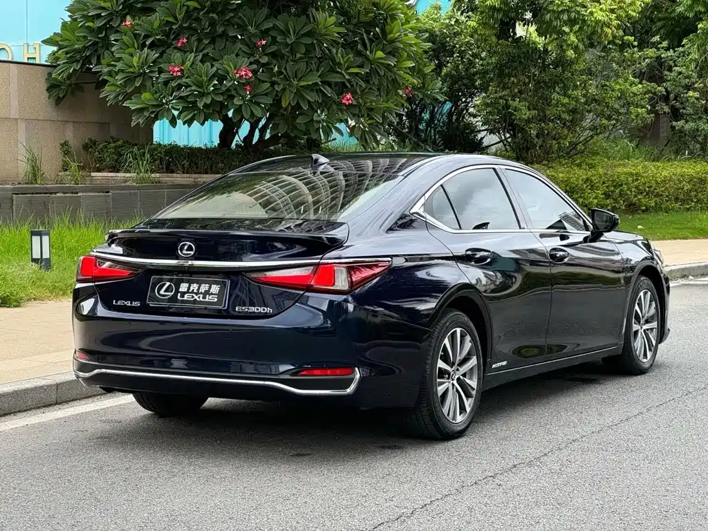 Lexus ES — миниатюра 6